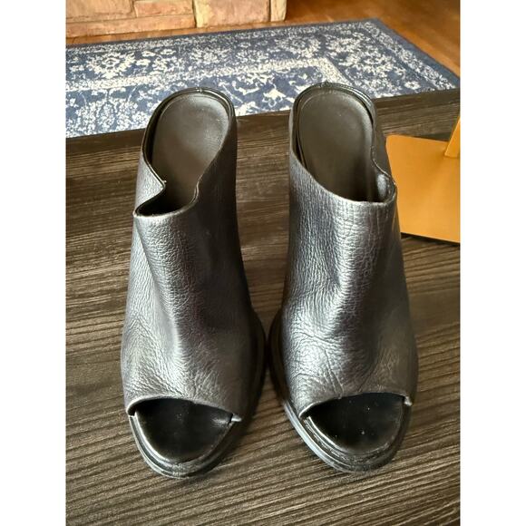 Chinese Laundry Black Leather Peep Toe Heels Sz. 7 - Picture 1 of 7